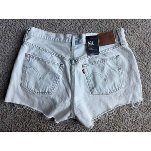 Levis 501 High Rise Denim Jean Shorts Frayed Hem Light Wash Women's‎ Size 32